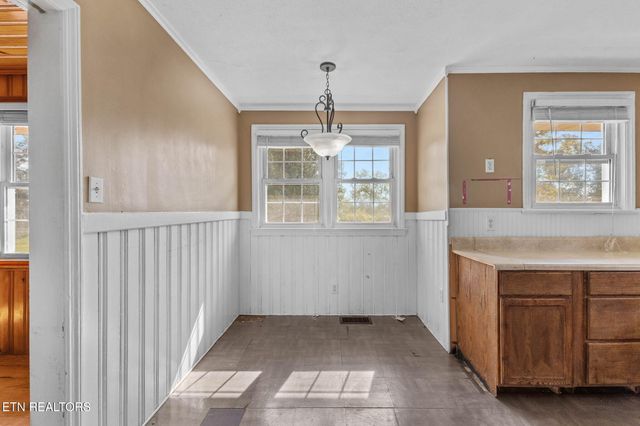 302 Hickory St, Clinton, TN 37716