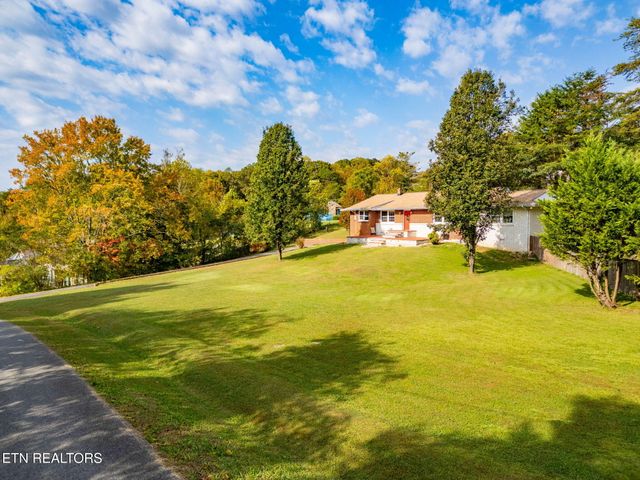 302 Hickory St, Clinton, TN 37716