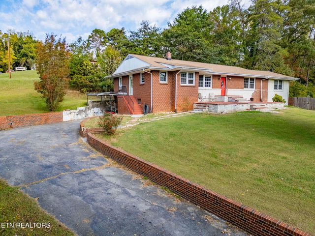 302 Hickory St, Clinton, TN 37716