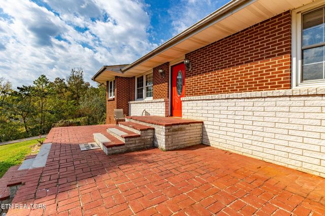 302 Hickory St, Clinton, TN 37716