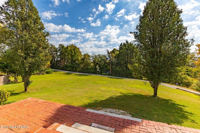 302 Hickory St, Clinton, TN 37716