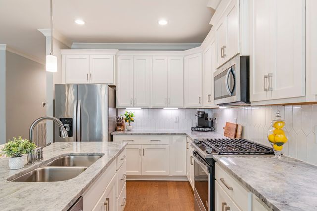 104 Nickolas Circle, Lebanon, TN 37087