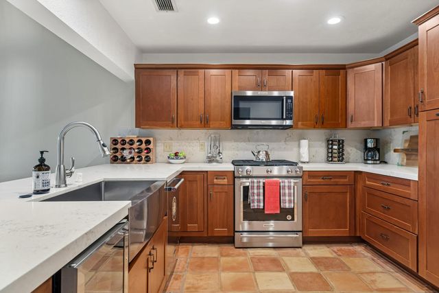 41545 Woodhaven Drive E, Palm Desert, CA 92211