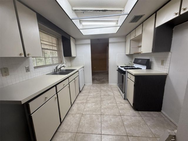 7 LAMPLITE COURT, Casselberry, FL 32707
