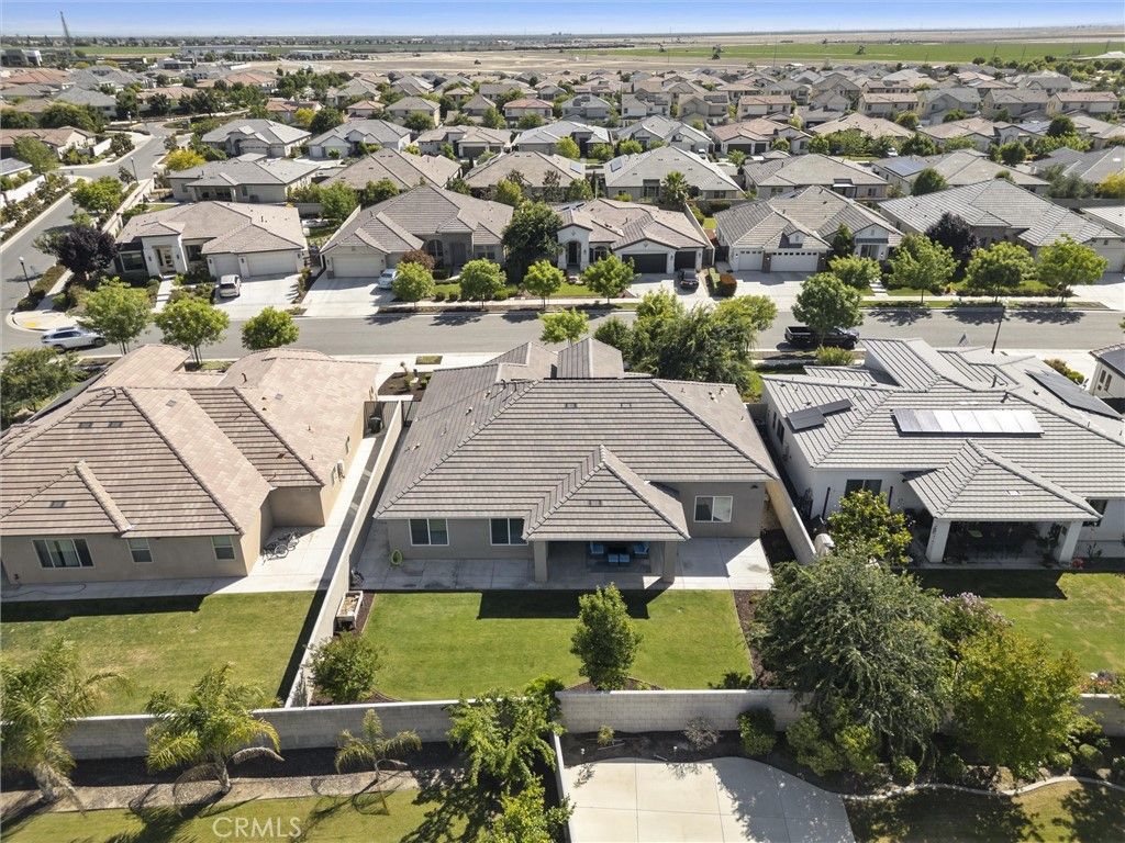 Image 8 of property listing at 11712 Caramella, Bakersfield, CA 93311
