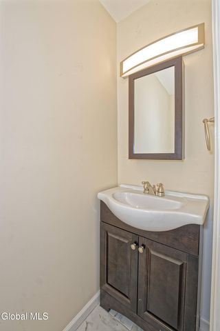 109 Schermerhorn Road, Rotterdam, NY 12306