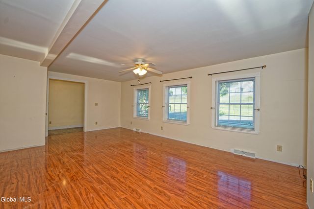 109 Schermerhorn Road, Rotterdam, NY 12306