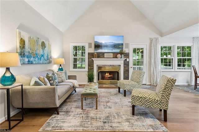 232 Pasture LN, Yorktown, VA 23693