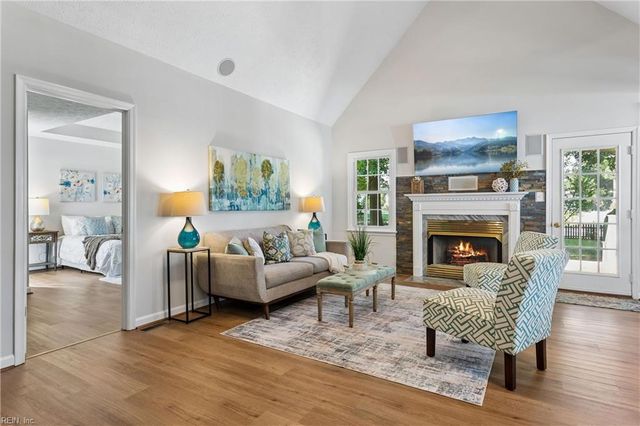 232 Pasture LN, Yorktown, VA 23693