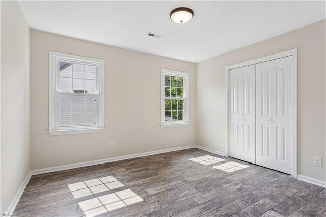 232 Pasture LN, Yorktown, VA 23693