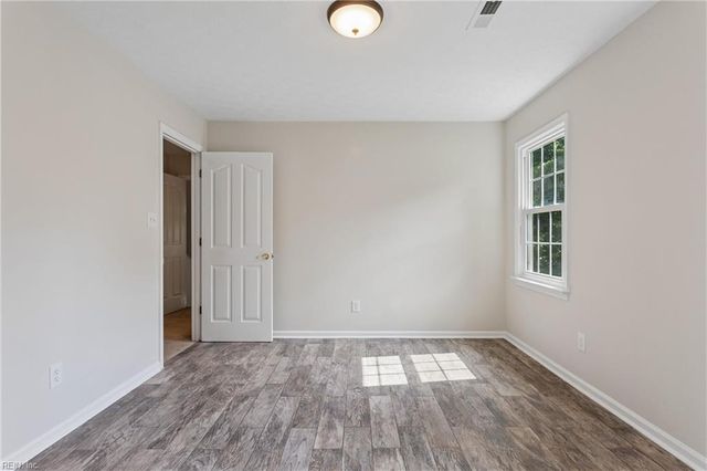 232 Pasture LN, Yorktown, VA 23693