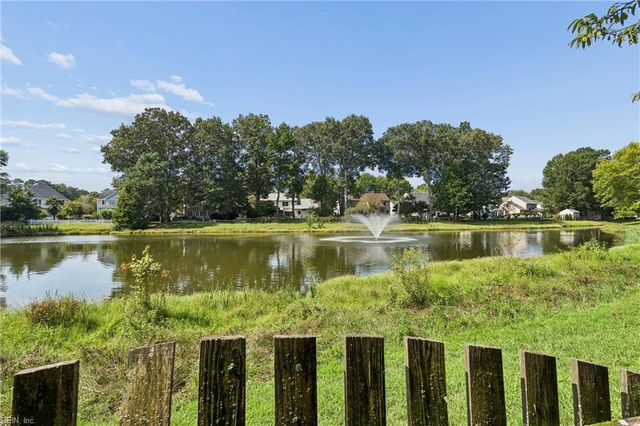 232 Pasture LN, Yorktown, VA 23693