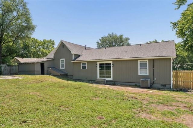 806 W Lexington Street, Richmond, MO 64085