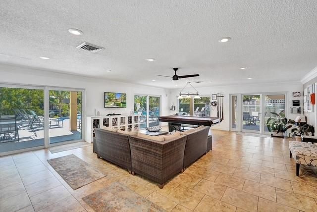 300 NE 19th Ct 201N, Wilton Manors, FL 33305