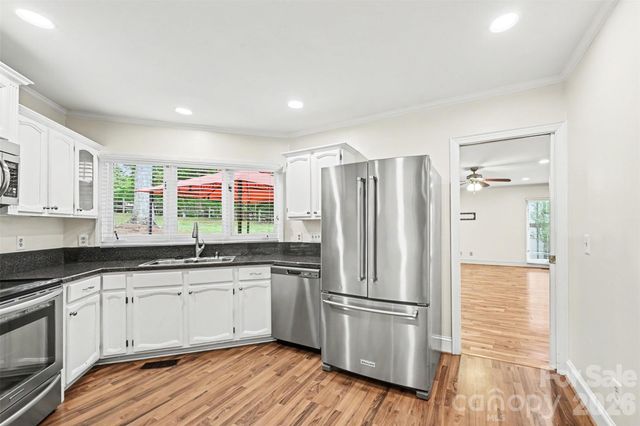 212 Rose Arbor Lane, Matthews, NC 28105