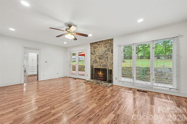 212 Rose Arbor Lane, Matthews, NC 28105