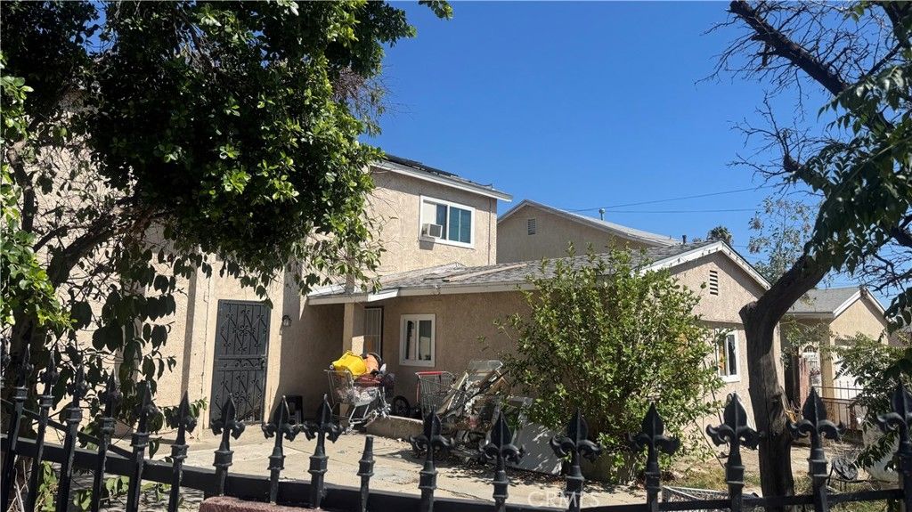 11024 Omelveny, San Fernando, CA 91340 — exterior