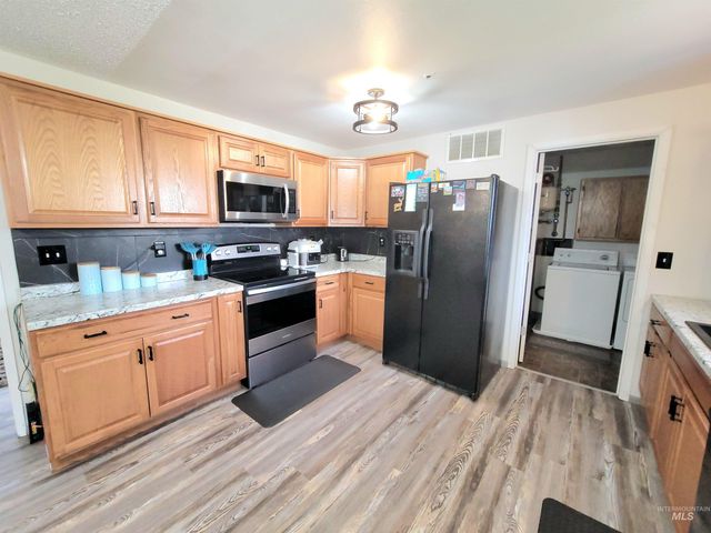 3725 18th St., Lewiston, ID 83501