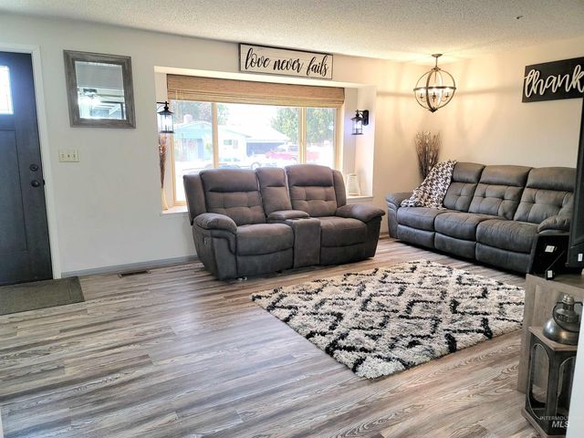 3725 18th St., Lewiston, ID 83501