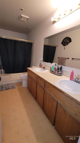 3725 18th St., Lewiston, ID 83501