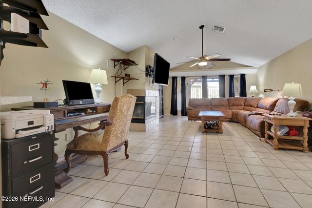 8457 SUGARTREE Drive, Jacksonville, FL 32244