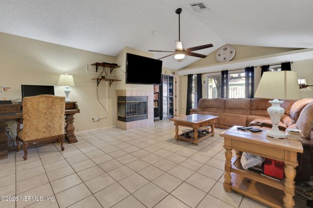 8457 SUGARTREE Drive, Jacksonville, FL 32244