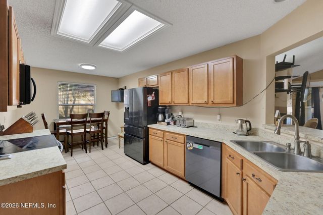 8457 SUGARTREE Drive, Jacksonville, FL 32244