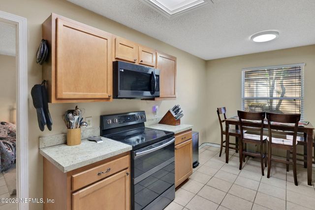 8457 SUGARTREE Drive, Jacksonville, FL 32244