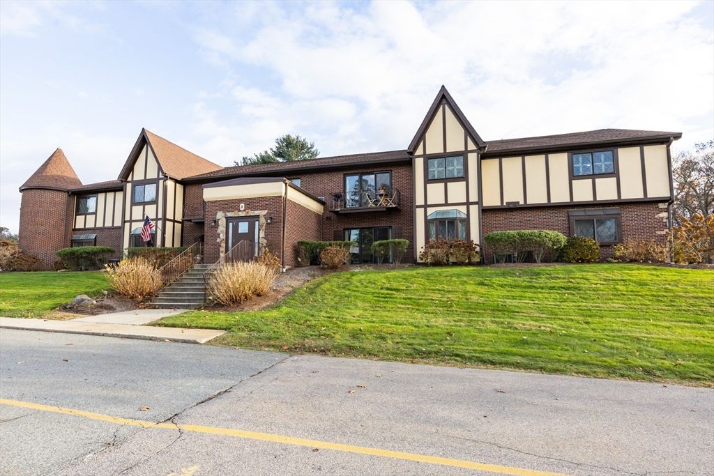 8 Rainbow Pond Drive 8, Walpole, MA 02081