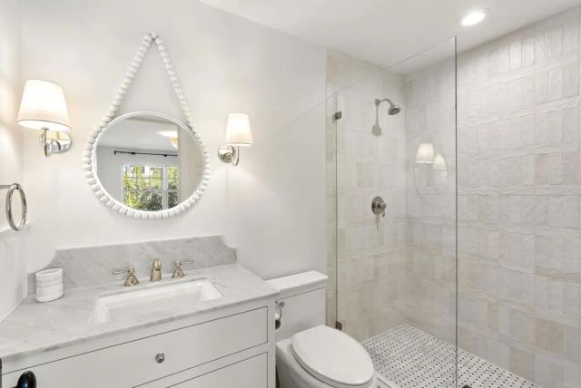 210 Estrella St, Solana Beach, CA 92075