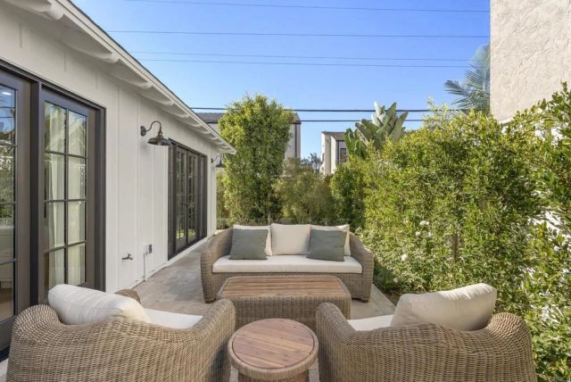 210 Estrella St, Solana Beach, CA 92075