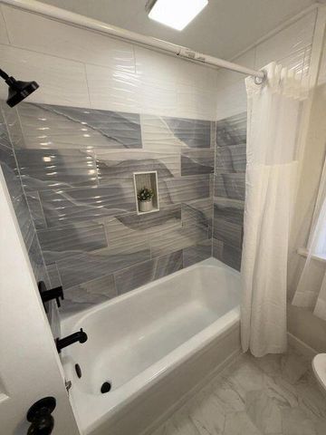 4182 N 13th STREET, Milwaukee, WI 53209