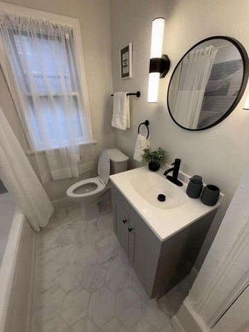 4182 N 13th STREET, Milwaukee, WI 53209