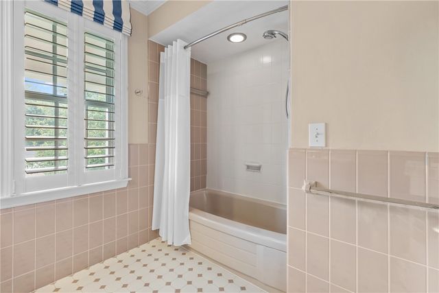 8709 Sturbridge Drive, Sycamore Twp, OH 45236