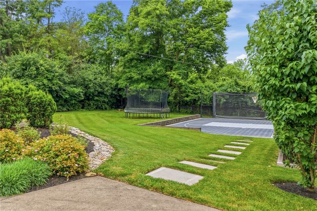 8709 Sturbridge Drive, Sycamore Twp, OH 45236