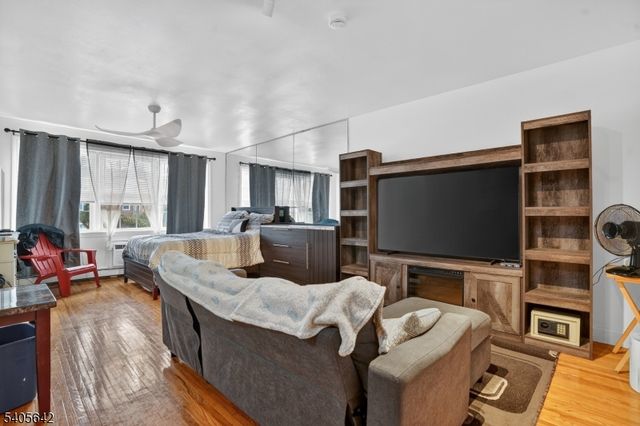 605 Grove St A11, Clifton City, NJ 07013