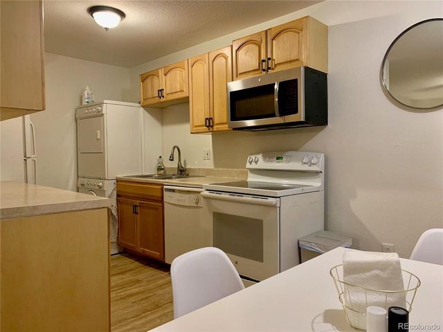 6782 W Cedar Pl, Lakewood, CO 80226