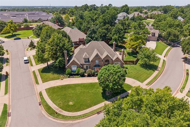 2616 Sweetbriar, Edmond, OK 73034