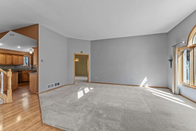 2465 E Rum River Drive S, Cambridge, MN 55008