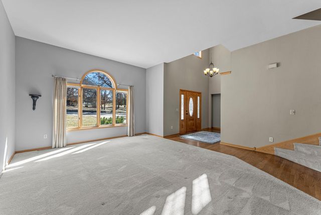 2465 E Rum River Drive S, Cambridge, MN 55008