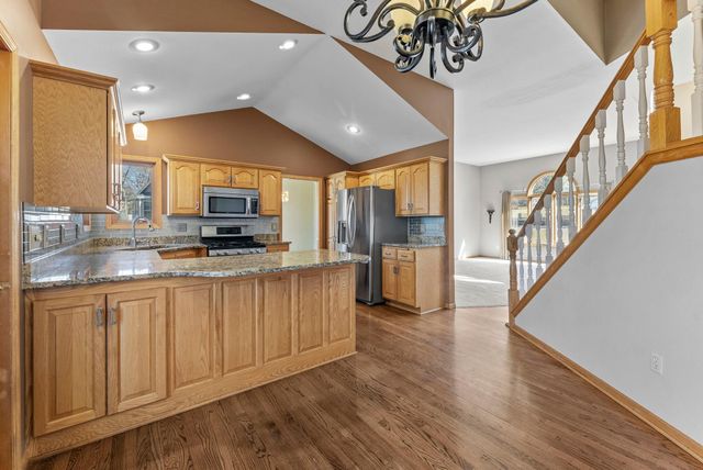 2465 E Rum River Drive S, Cambridge, MN 55008