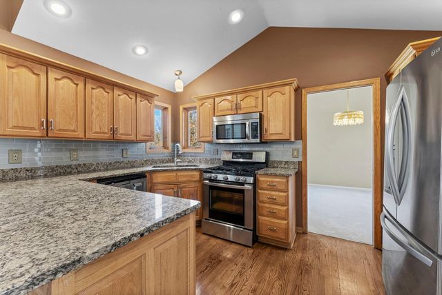 2465 E Rum River Drive S, Cambridge, MN 55008