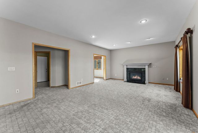 2465 E Rum River Drive S, Cambridge, MN 55008