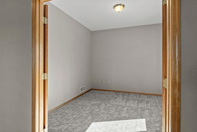 2465 E Rum River Drive S, Cambridge, MN 55008