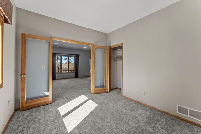 2465 E Rum River Drive S, Cambridge, MN 55008