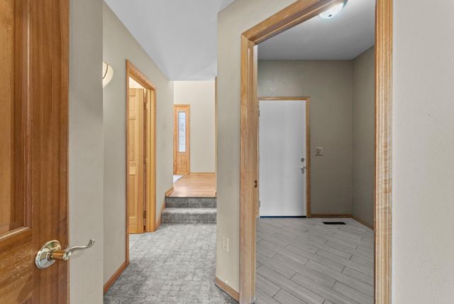 2465 E Rum River Drive S, Cambridge, MN 55008