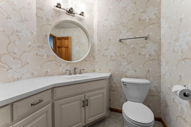 2465 E Rum River Drive S, Cambridge, MN 55008