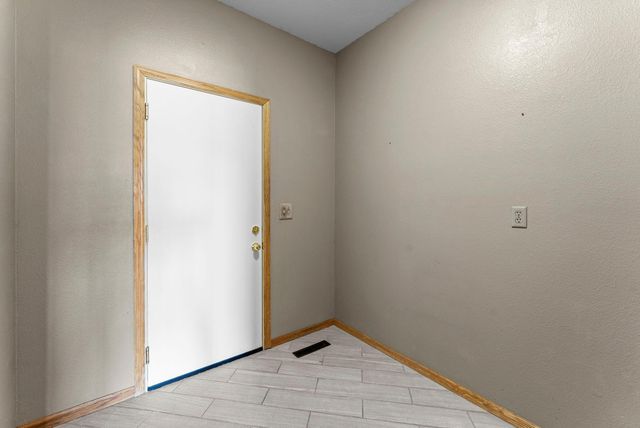 2465 E Rum River Drive S, Cambridge, MN 55008