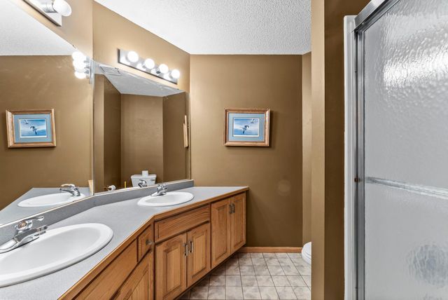 2465 E Rum River Drive S, Cambridge, MN 55008