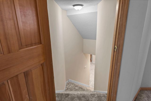 2465 E Rum River Drive S, Cambridge, MN 55008